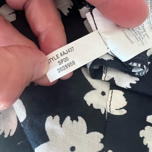 JCrew Scattered Daisies Ruffled Embroidered Popover Blouse / small - Picture 6 of 11